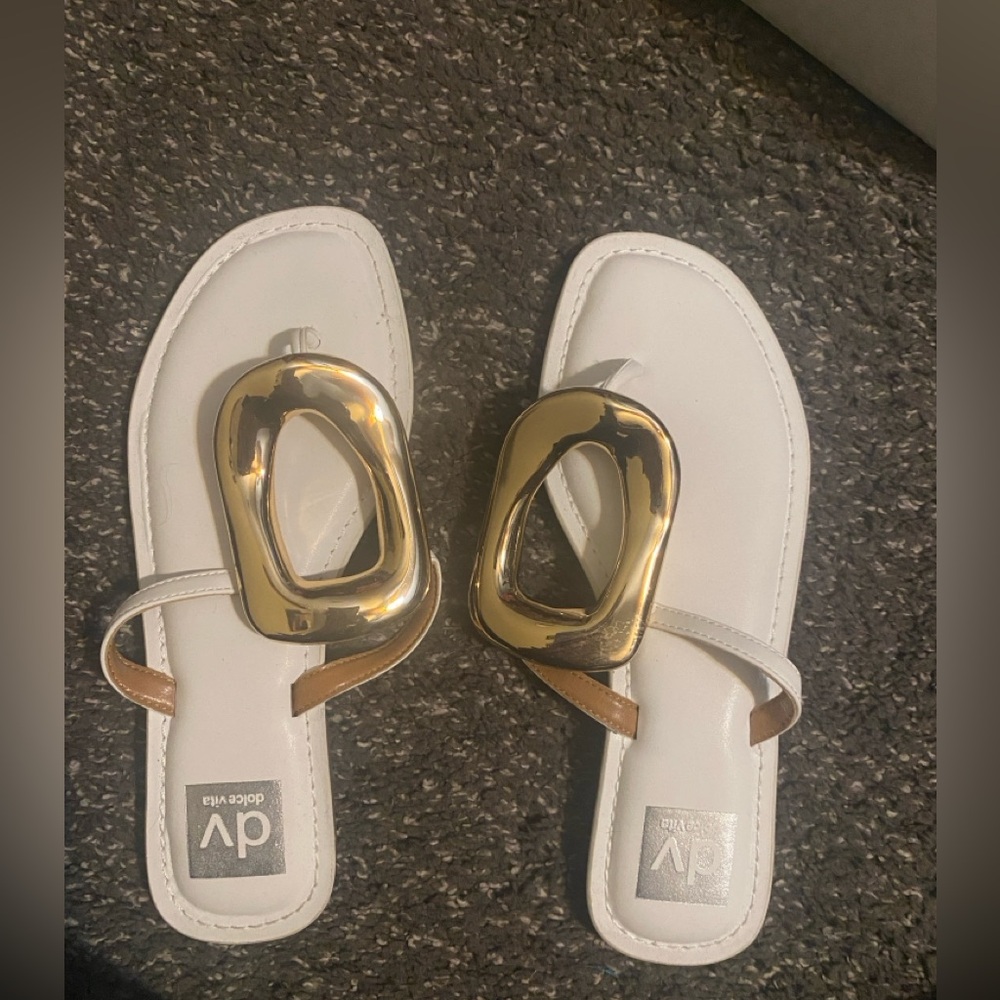 Dolce Vita brand new sandals